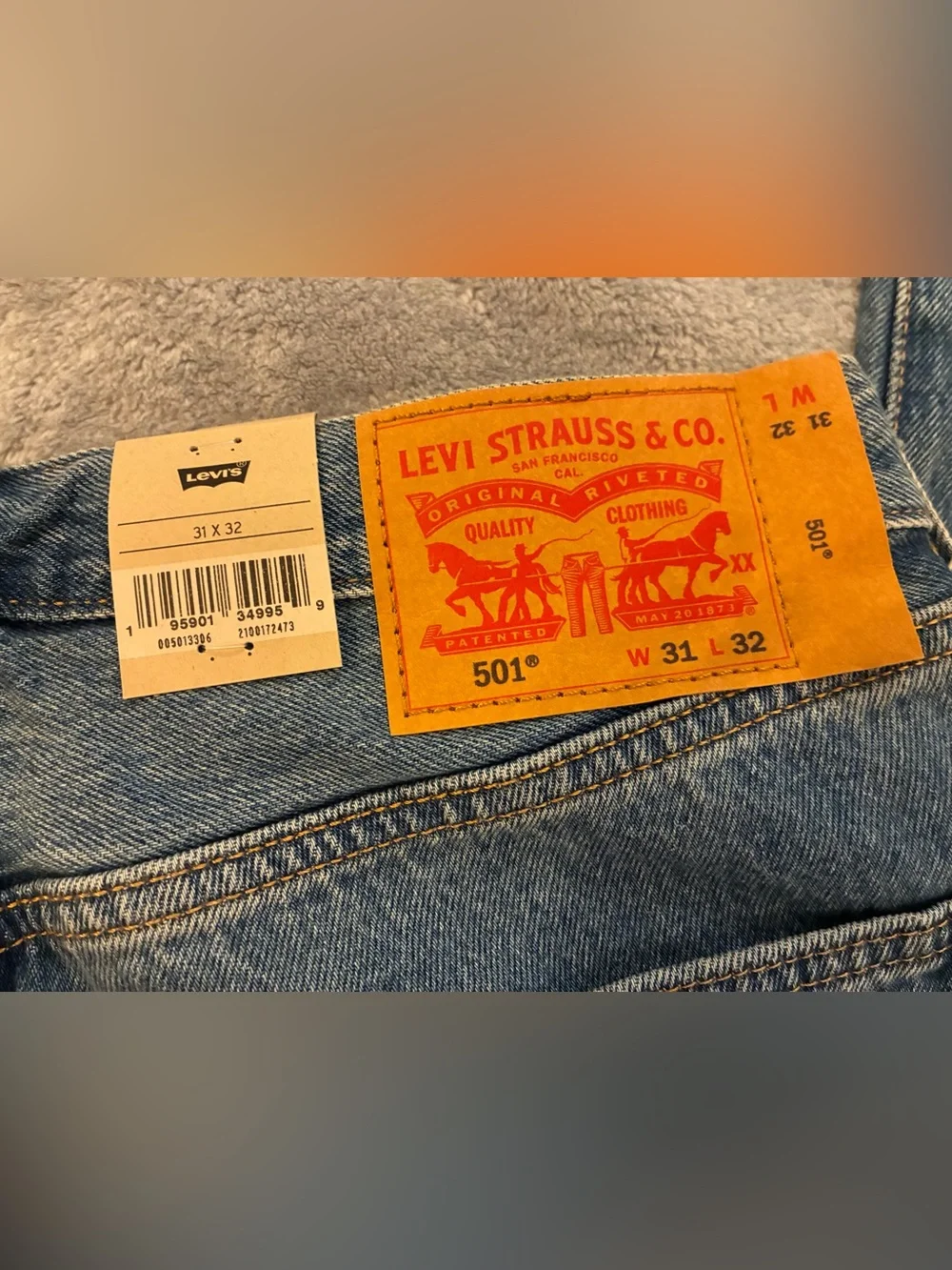 Men’s Levi Strauss 501 Original Blue Medium Wash Straight-Leg Jeans 31 X 32